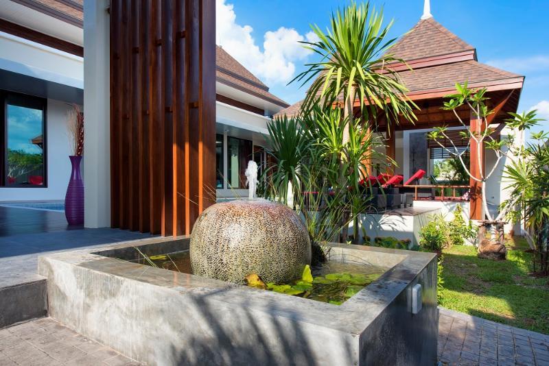 Narintara Private Pool - Free Tuk-tuk Service To The Beach!