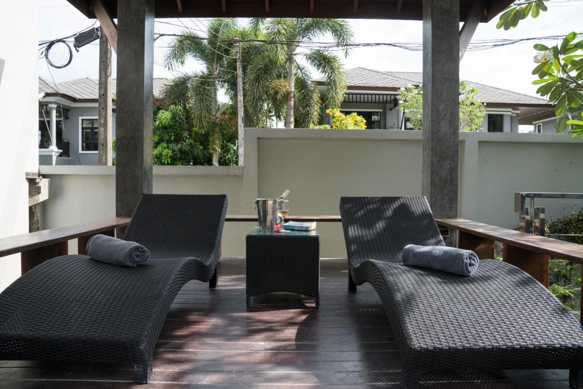 Narintara Private Pool - Free Tuk-tuk Service To The Beach! 別墅